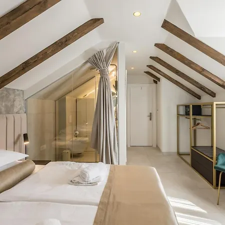 Sperone Otel Split